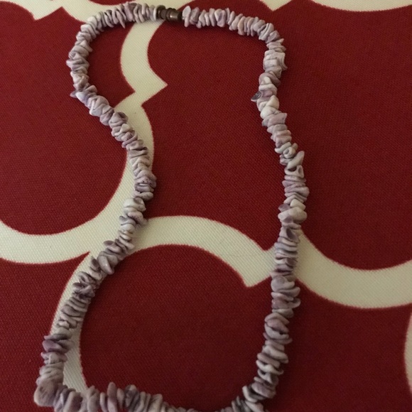 Purple shell necklace - Picture 2 of 5